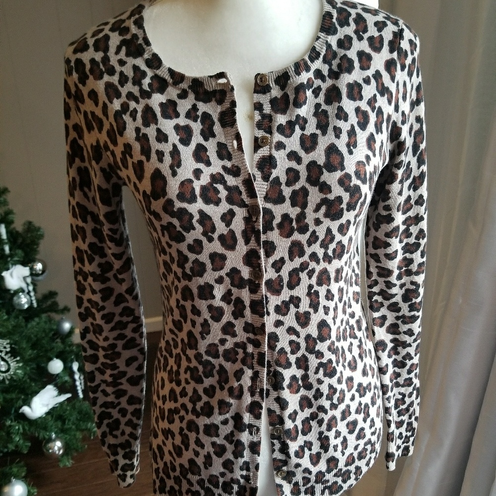 Animal print scoop neck button down cardigan - Picture 1 of 7
